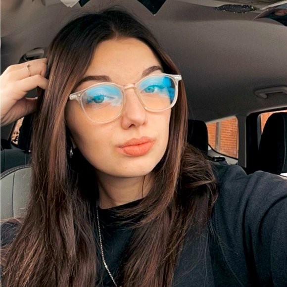 Meet your Posher, Delaney - Picture 1 of 1